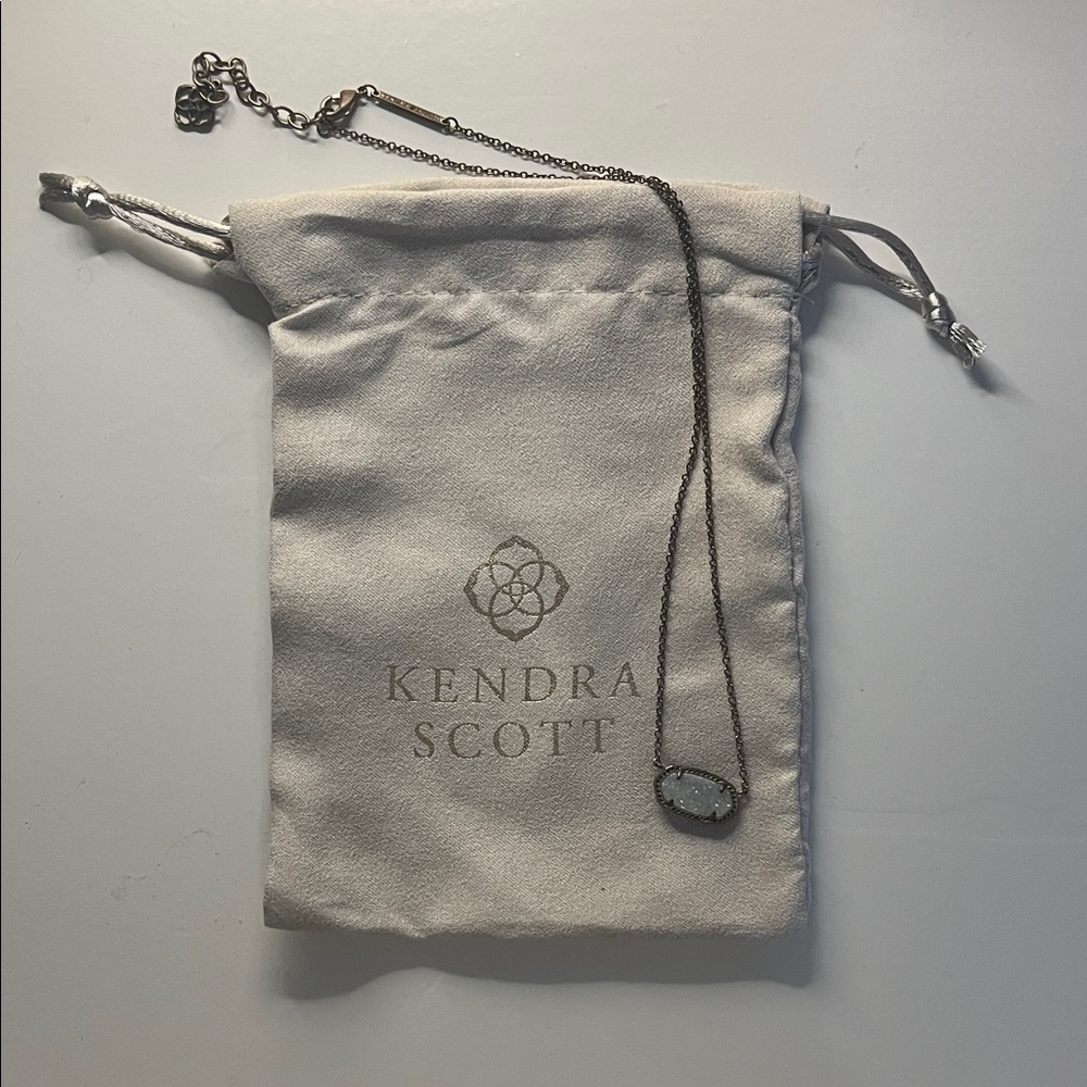 Kendra Scott Silver Pendant Necklace